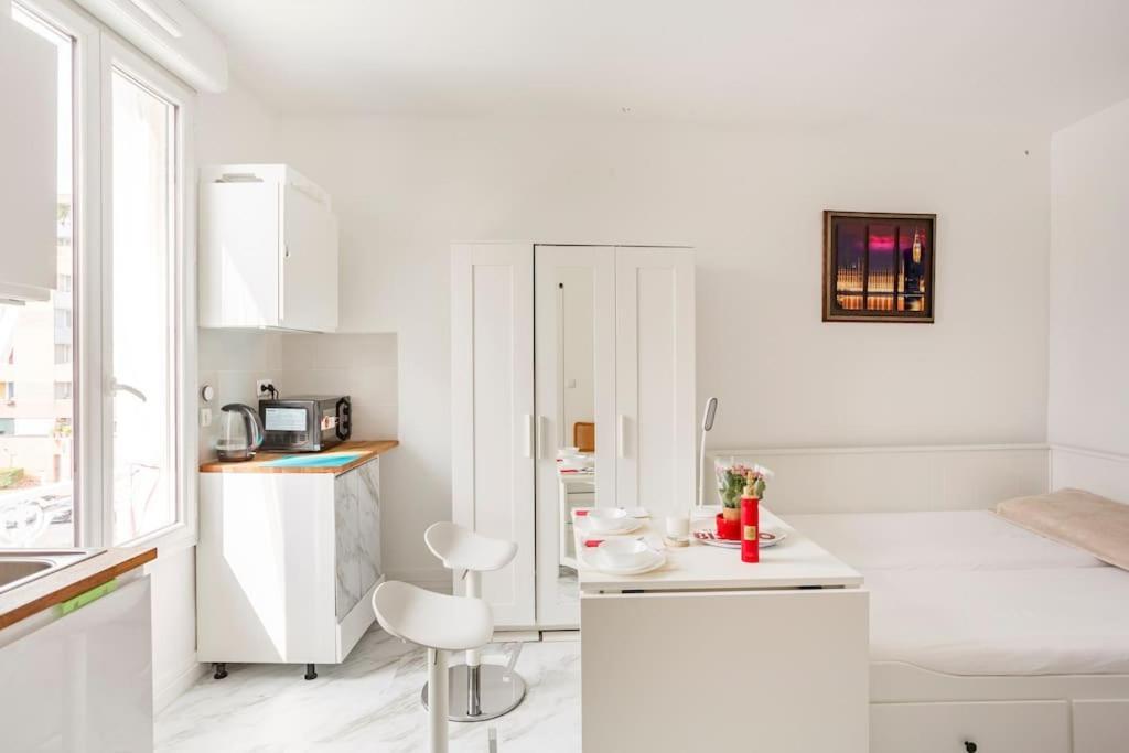 Paris Tourist Apartment, France Stains Exterior foto